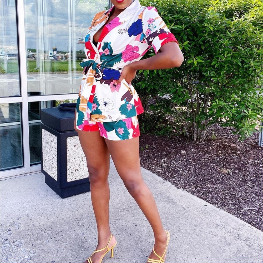 Two piece floral short set